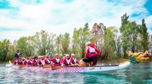 Imagen de Remar para sanar y llegar más lejos: la Regata Rosa llenó de vida el Limay y sueña con Barcelona