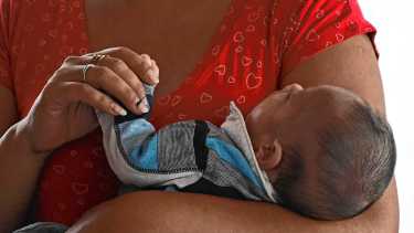 Denunció mala praxis durante el parto en el hospital de Roca: «Me dejaron sola haciendo fuerza»