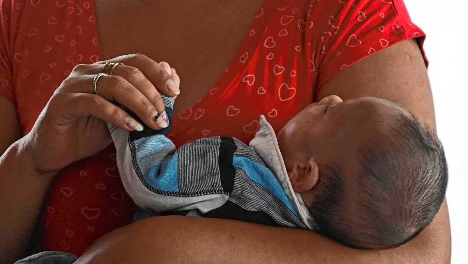 El bebé que sobrevivió a 45 días de internación en Neonatología. Fotos: Andrés Maripe. 