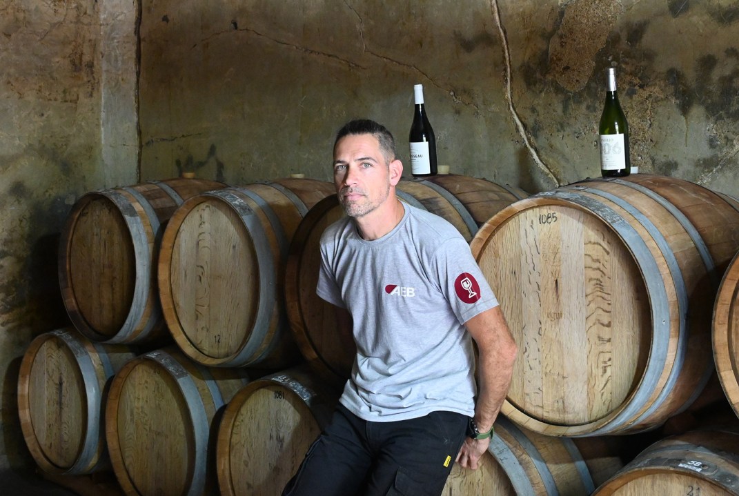 Federico Moreira es el enólogo de Bodega Aniello. Uno de sus mayores aportes fue innovar, al proponer la elaboración de un vino blanco tranquilo a partir de Pinot Noir: la iniciativa ha sido un éxito.