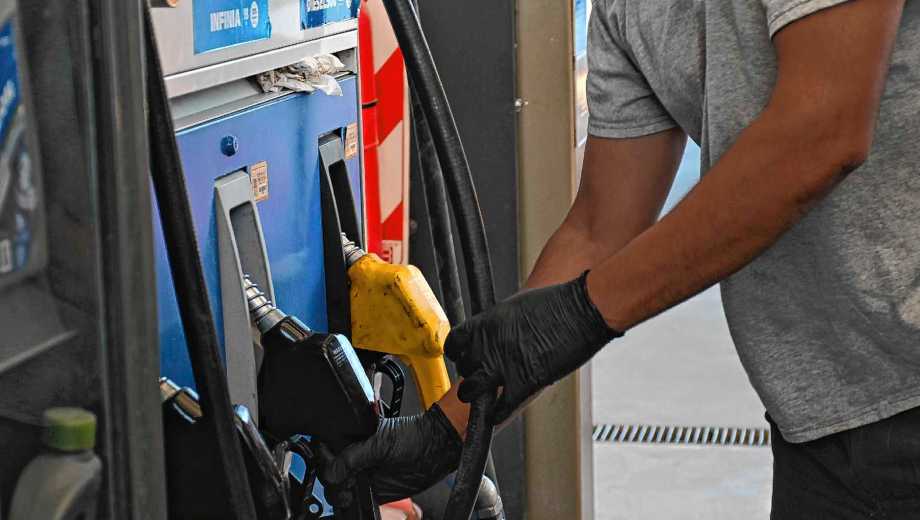 El Gobierno frenó la suba de impuestos a los combustibles tras la alza del petróleo por la guerra en Medio Oriente Foto: Andrés Maripe