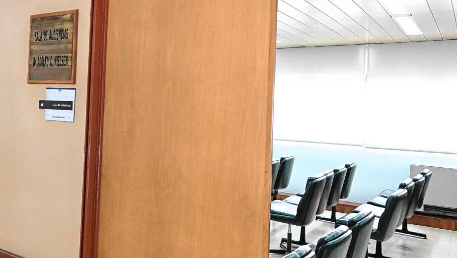 El Tribunal Oral Federal de General Roca dictó una condena por tenencia de drogas y otorgó prisión domiciliaria por razones sociales y familiares. Foto Juan Thomes.