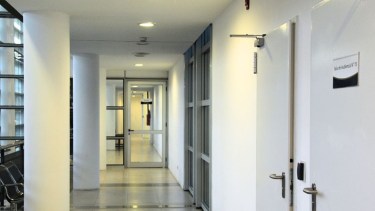 Adolescente golpeó a una inspectora de tránsito en Neuquén: accedió a probation y una sanción millonaria