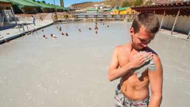 Termas de Copahue: descuentos del 50% para jubilados en temporada de bienestar