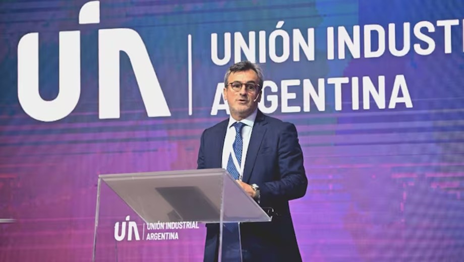 La UIA llama a preservar la vigencia de la Ley de Modernización Laboral.