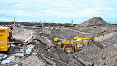 Paso decisivo para el VMOS: se completó el cruce del río Negro y entra en su recta final