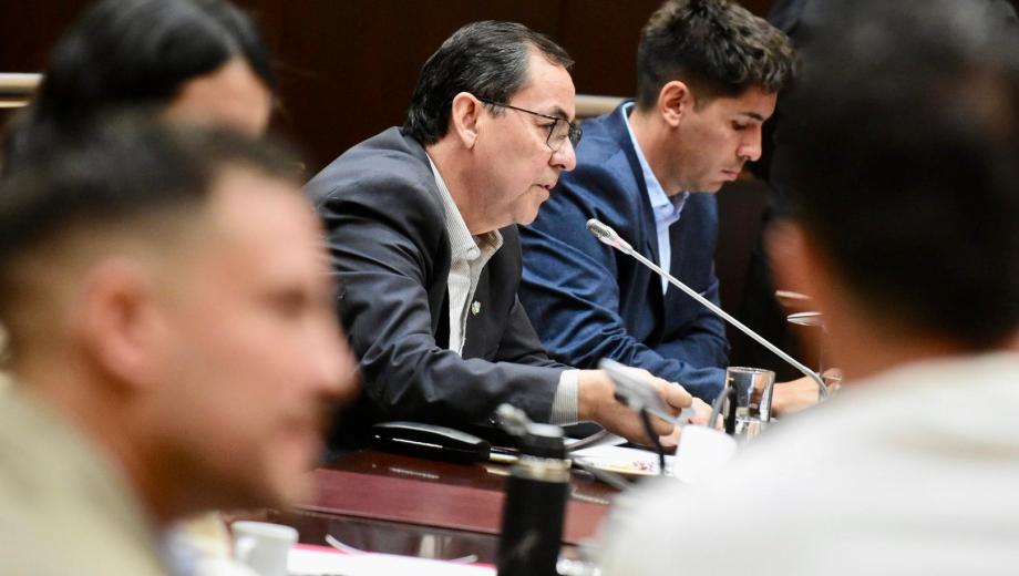 Novoa es abogado y conduce la comisión donde se entrevista postulantes. Foto Matías Subat.