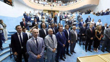 Repercusiones del discurso de Alberto Weretilneck: apoyo del oficialismo y críticas de la oposición por educación, salud y salarios