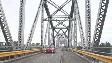 Viedma: habilitaron el puente ferrocarretero tras las reparaciones eléctricas