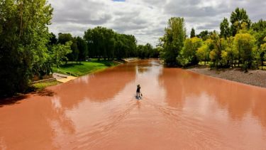 En fotos | Varios barrios de Neuquén con agua turbia y baja presión luego de la tormenta: qué dijo EPAS