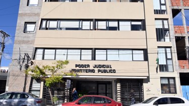 Seguirá preso: prorrogan la prisión preventiva del acusado por el homicidio de un joven en Viedma