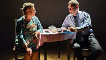 «Certificaciones médicas», la obra de Leo Masliah, en Ámbito Histrión de Neuquén