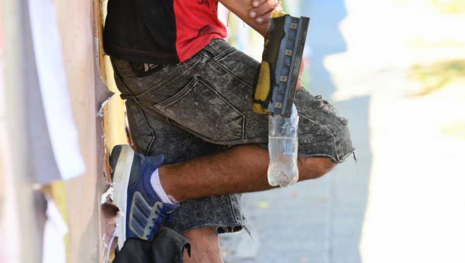 La iniciativa alcanza a los "trapitos" y "cuidacoches". Foto Cecilia Maletti.