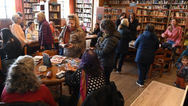 La Biblioteca Sarmiento de Bariloche cumplió 98 años: «Un refugio para desconectarse del mundo exterior»
