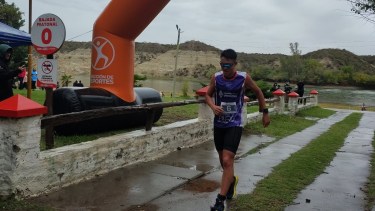 Francisco Amadini y Florencia Padial ganaron el Triatlón de la Vendimia