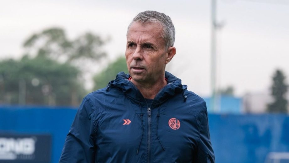 Gustavo Álvarez ya dirigió su primer entrenamiento en la CIudad Deportiva ubicada en Bajo Flores.
