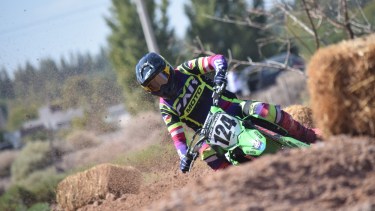 Motocross en Neuquén: Lucas Sendon ganó en su regreso y se llevó la primera fecha