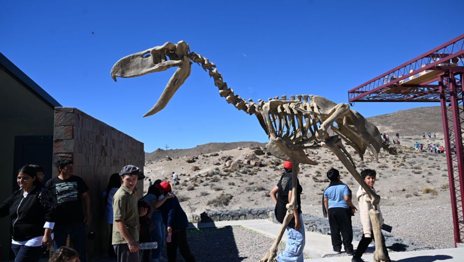 La comunidad de Comallo disfrutó de la apertura del Paleoparque. Foto: Alfredo Leiva