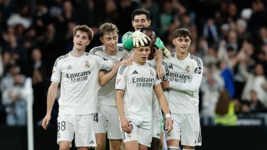 El increíble gol de Arda Güler desde atrás de mitad de cancha que sentenció la victoria de Real Madrid ante Elche