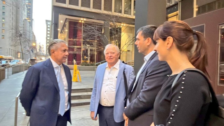 La comitiva en Nueva York incluyó al gobernador y dos ministros. Foto: gentileza.