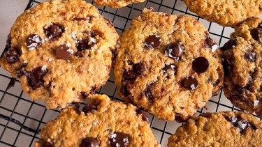 Apenas unos minutos para preparar estas galletas de avena con chips de chocolate