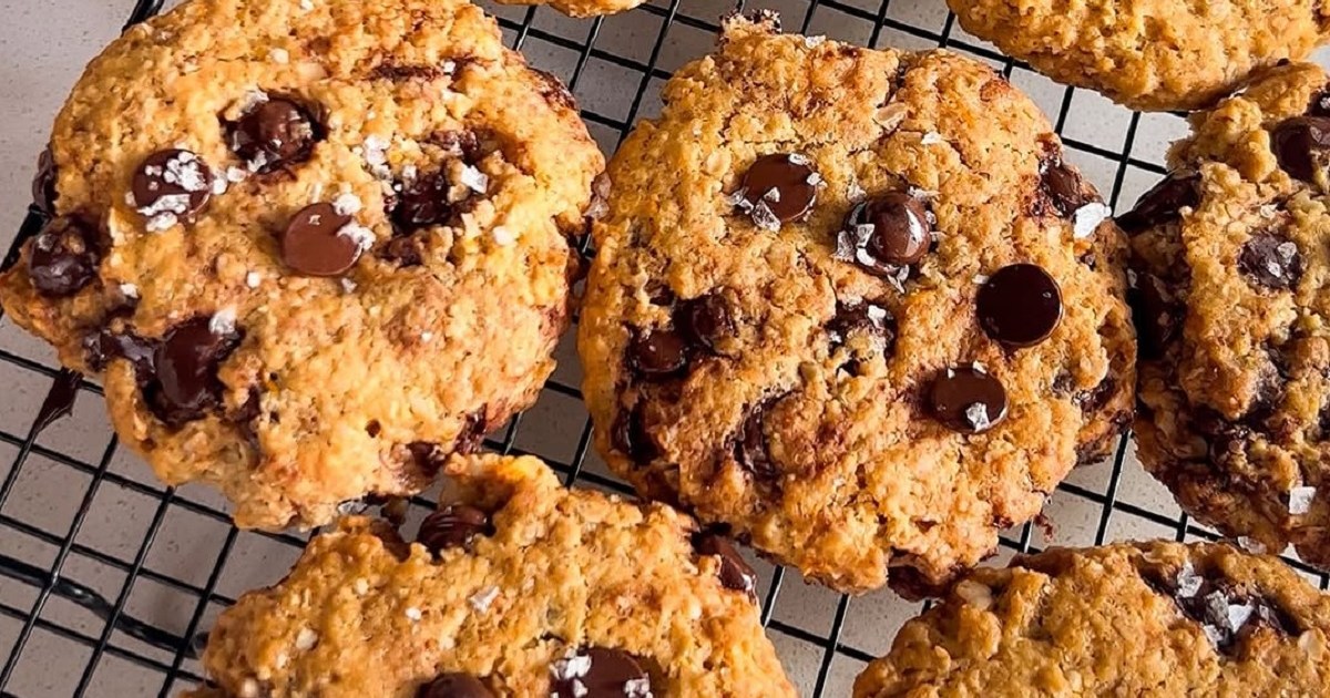 En minutos podés preparar estas galletas de avena con chips de chocolate