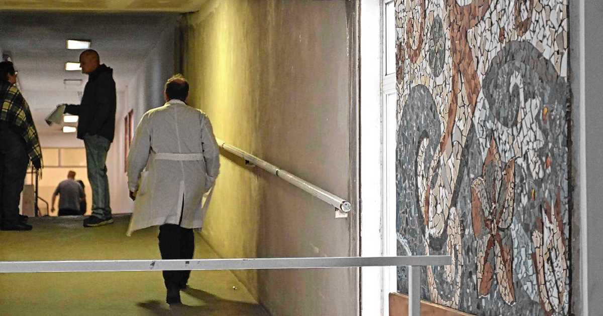 Renunció el director del hospital de Bariloche en medio del conflicto por horas extras