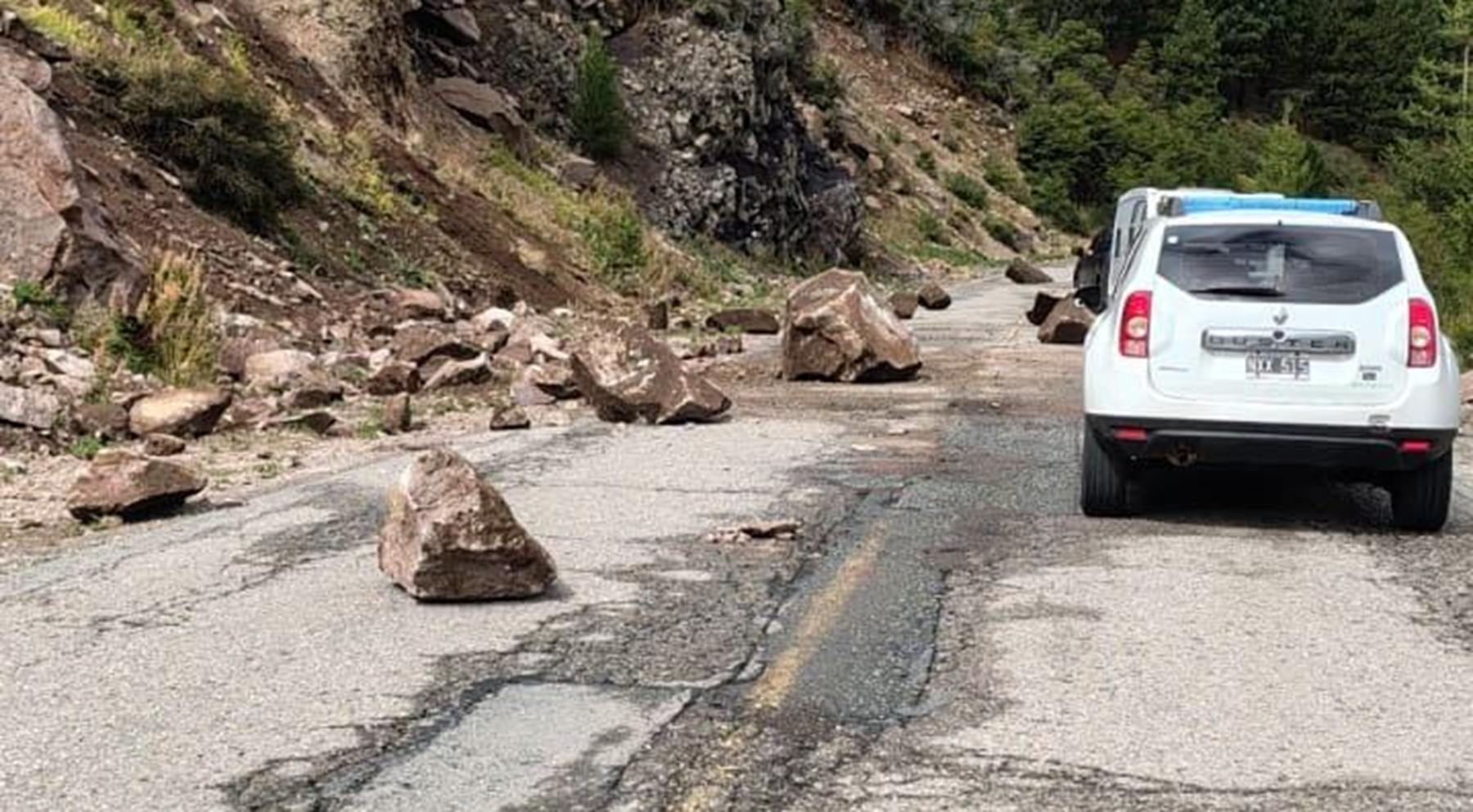 Derrumbe en la Ruta de los Siete Lagos de Neuquén provocó demoras este ...