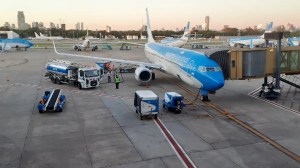 Conflicto en Medio Oriente: por la disparada del petróleo, el combustible de aviones ya subió un 100%