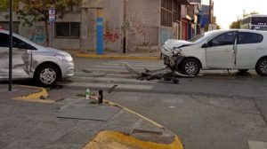 Violento choque en un cruce habilitado por las obras en la Avenida Mosconi de Neuquén