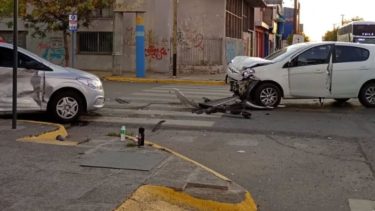 Violento choque en un cruce habilitado por las obras en la Avenida Mosconi de Neuquén