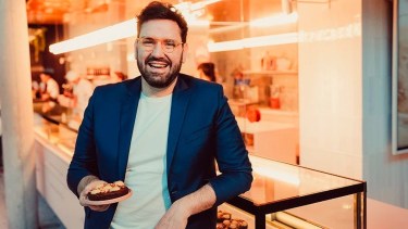 Así es el hogar de Damián Betular: diseño minimalista y una llamativa colección de Lego