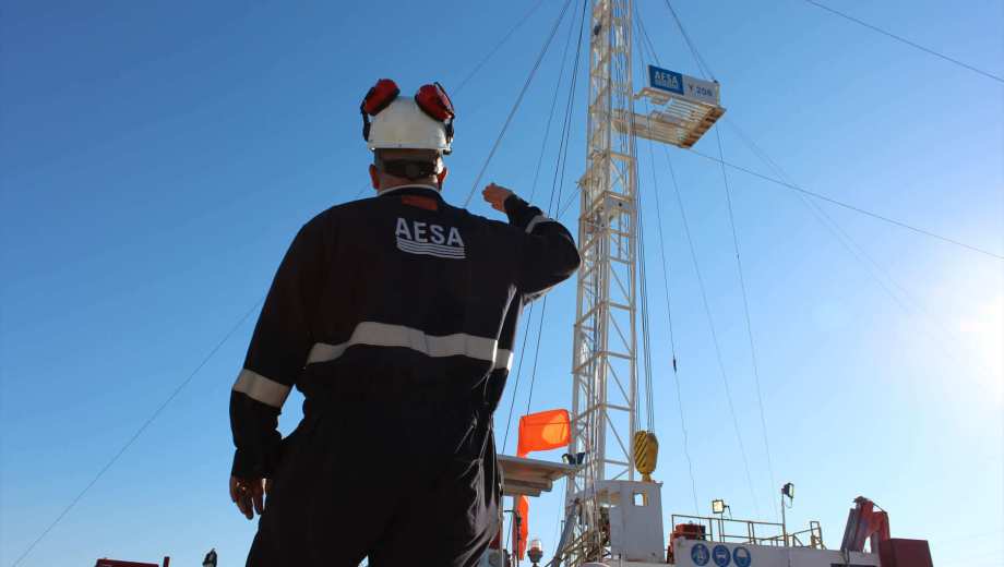 La demanda de perfiles calificados se mantiene en alza en Añelo, impulsada por nuevos desarrollos en la industria hidrocarburífera.