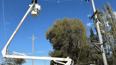 Edersa trabaja en sectores dañados por el temporal en Valle Medio: anunció un corte de luz para este miércoles en Chimpay