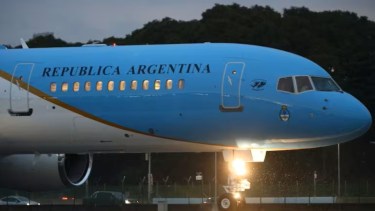 «Habrá consecuencias»: el Gobierno busca iniciar una purga interna tras la filtración del viaje de Manuel Adorni