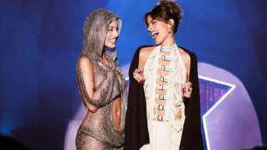 Guerra pop: Tini y Emilia se enfrentan mientras Antonela Roccuzzo y Valu Cervantes eligen su bando