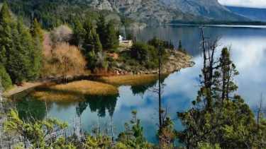 Quién era el hombre que murió luego de que su velero volcará en el lago Epuyén
