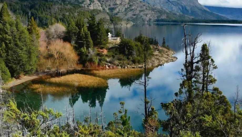 Tragedia en Lago Epuyén. Foto: Gentileza Facebook Radio El Bolsón 106.7
