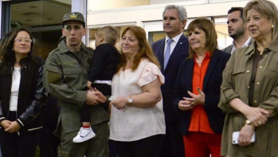 Nahuel Gallo regresò al paìs luego de estar detenido en Venezuela. Foto: Gentileza Presidencia. 