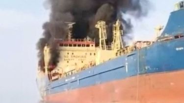Irán confirmó que cerró el estrecho de Ormuz y amenazó con prender fuego los barcos que intenten pasar