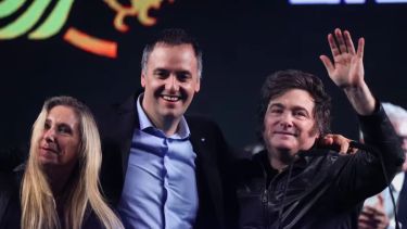 «Costo marginal»: Milei y su Gabinete salieron a respaldar a Manuel Adorni por sus polémicos viajes