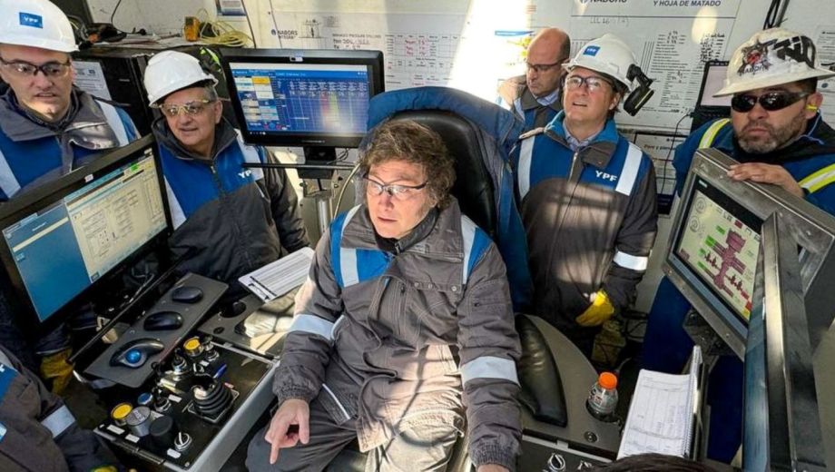 El día que Javier Milei visitó un yacimiento en Vaca Muerta. Foto: Presidencia de la Nación. 