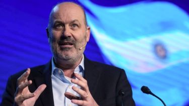 Sturzenegger planteó que a las empresas les será más rentable radicarse en Neuquén: «El gas es difícil de transportar»