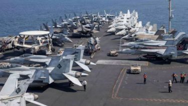 Irán aseguró que atacó el portaaviones de EE.UU.: incertidumbre por los daños ante el silencio de Washington