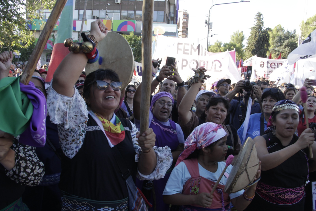 En fotos | 8M en Neuquén y Río Negro: así fueron las masivas movilizaciones en el Alto Valle este lunes - Image 3