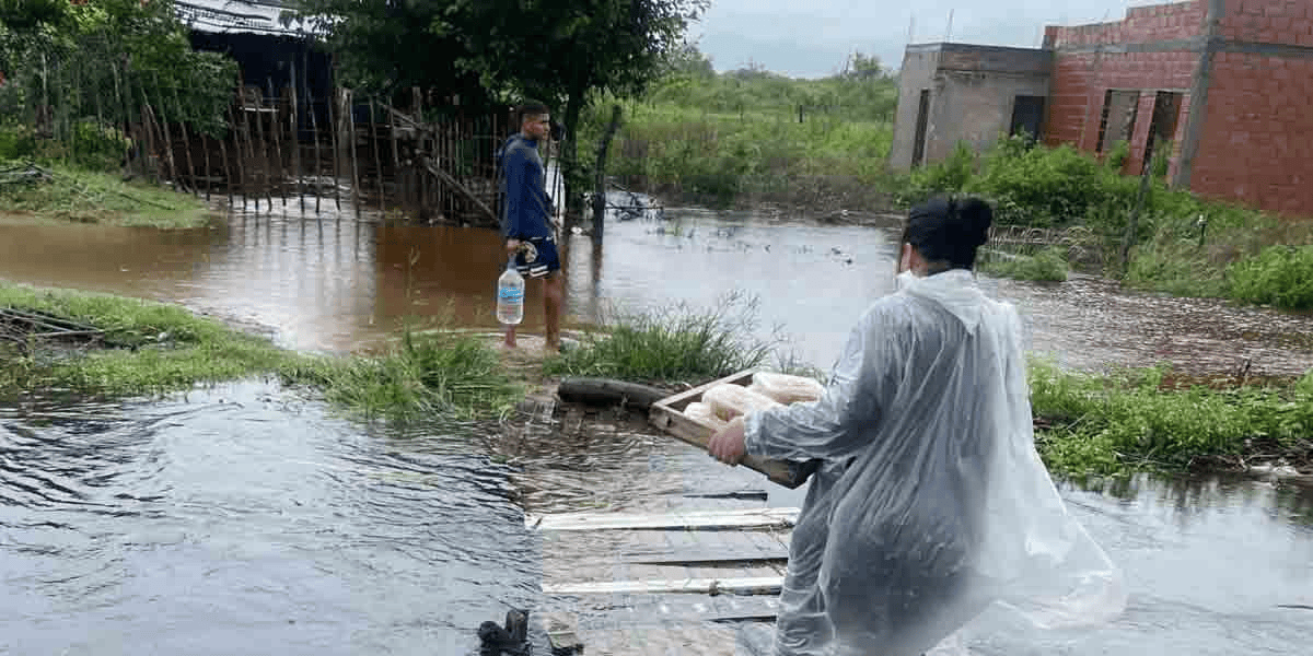 En fotos | Graves inundaciones en Tucumán: hay 15 mil evacuados y ...