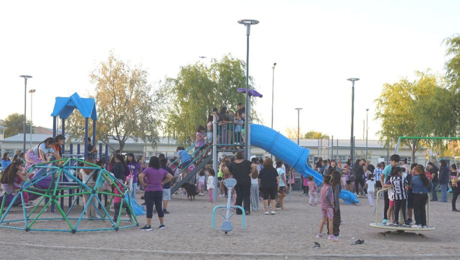 Vecinos disfrutaron de actividades recreativas durante la jornada de inauguración. (Foto: gentileza Municipalidad de Cipolletti).