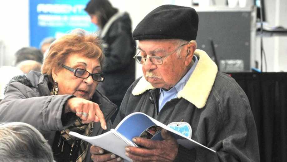 Jubilados y pensionados: los nuevos montos confirmados para abril 2026 con aumento y bono.-