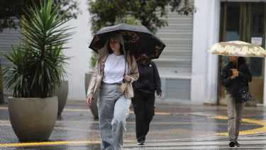 Domingo de lluvia y ráfagas de 78 km/h: a qué hora llega el agua al Alto Valle este 15 de marzo