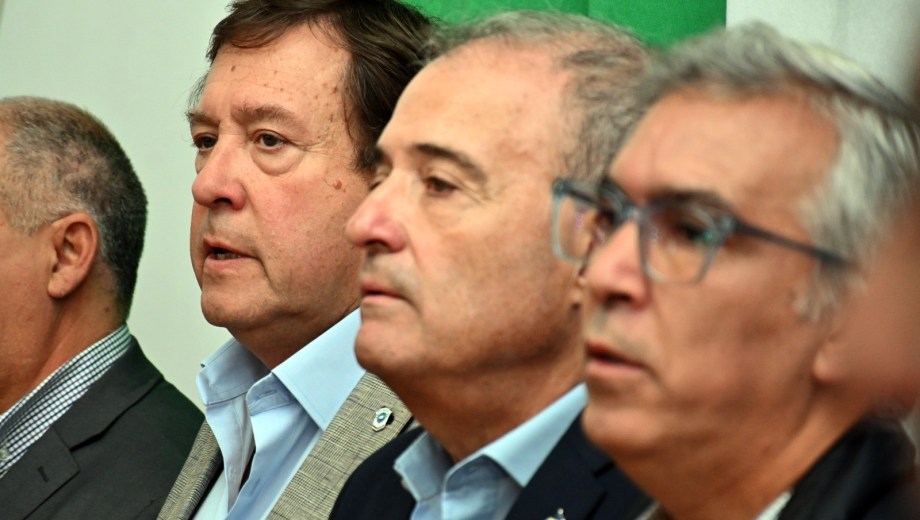 Facundo López presidió la asamblea mientras que Weretilneck y Pesatti, presidente y vice, no participaron. Foto Archivo.